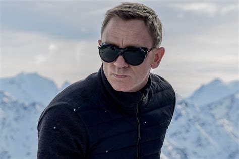 casino royale hairstyles|Get Daniel Craig's bulletproof Bond cut .